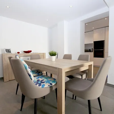 East Townhouse Lila